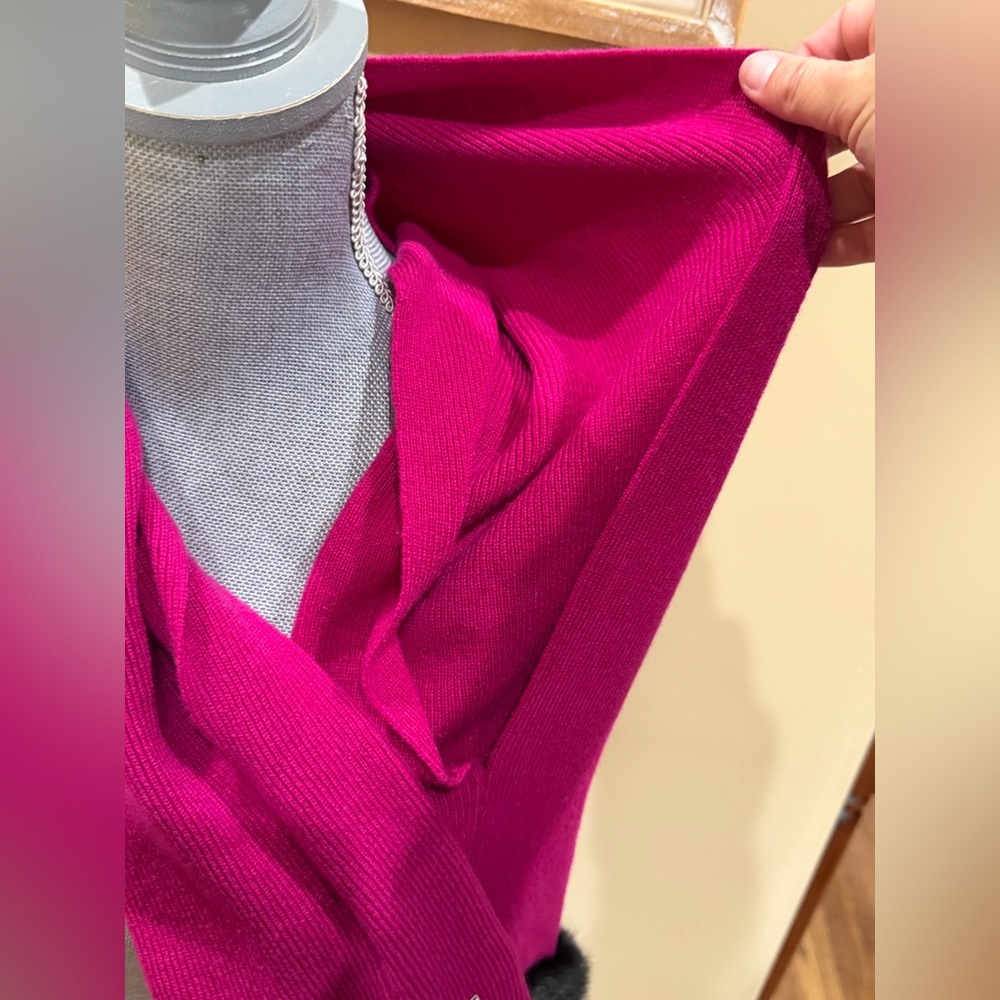 Christian Dior Fuschia Knit Shrug/Stole with Fur Cuffs - Picture 4 of 10